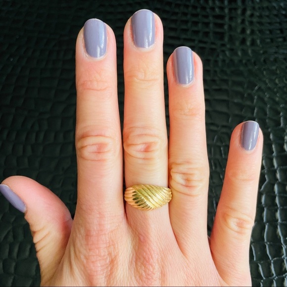 14k Gold Matte And Polished Chevron Woven Crossover Dome Ring - Picture 4 of 9